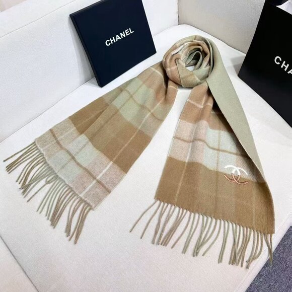Fashionable Reversible Blanket Scarf - Picture 1 of 6